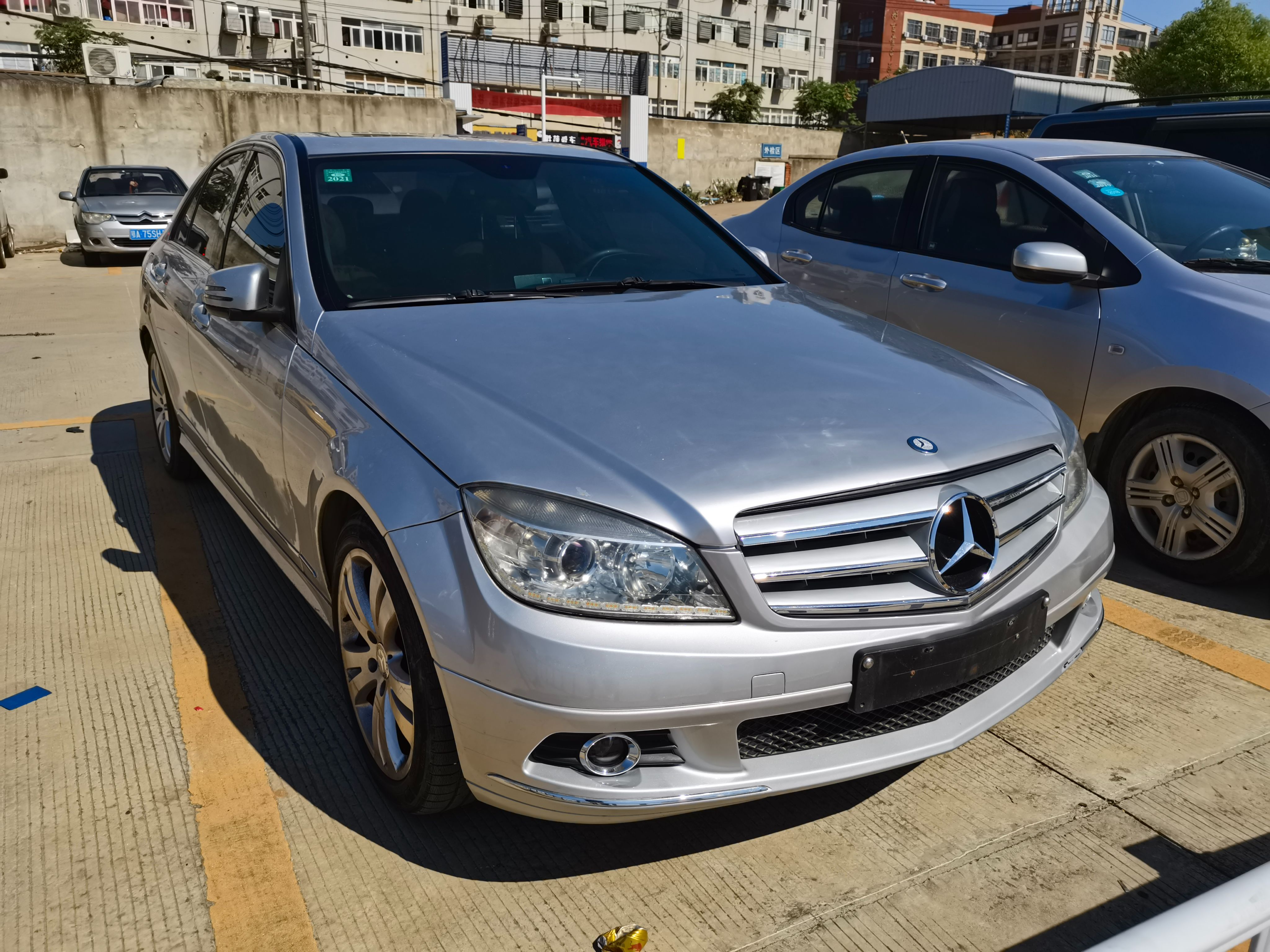 我在闲鱼上买车-一台电脑的钱换一台奔驰回家