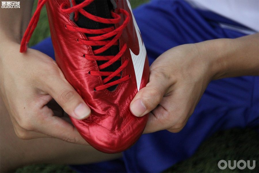 足球鞋实战测评nike暗煞,rebula足球鞋测评