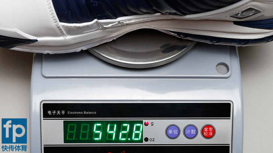 zoomlebronnxxt娴嬭瘎,zoomlebron3鎷嗚В