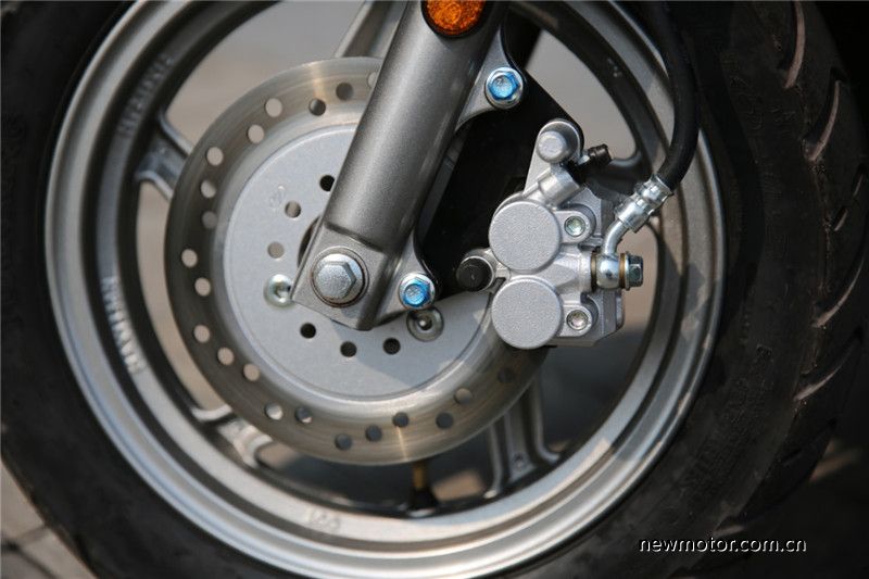 雅马哈和铃木的uu125踏板哪个好,125踏板雅马哈和豪爵怎么选