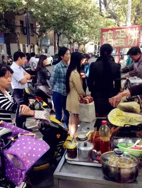 江苏盐城鸡蛋饼,江苏盐城美食鸡蛋饼视频