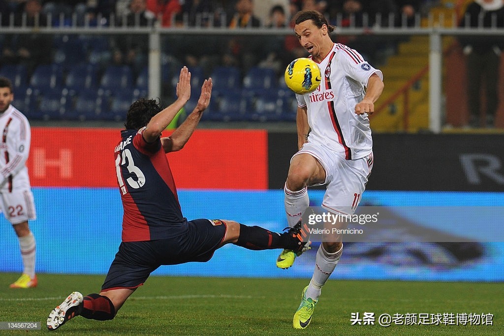 1600万欧的米兰左后卫，被伊布弄的身败名裂，退役半年当选副总理