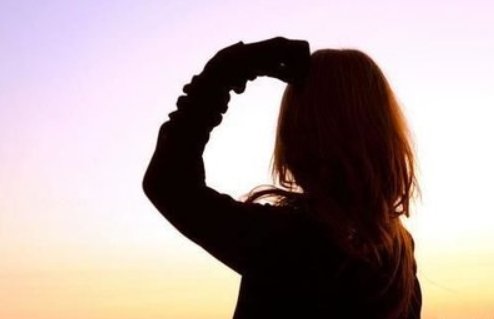 对不该动心的人动心应该怎么处理,对一个不该心动的人心动了怎么办