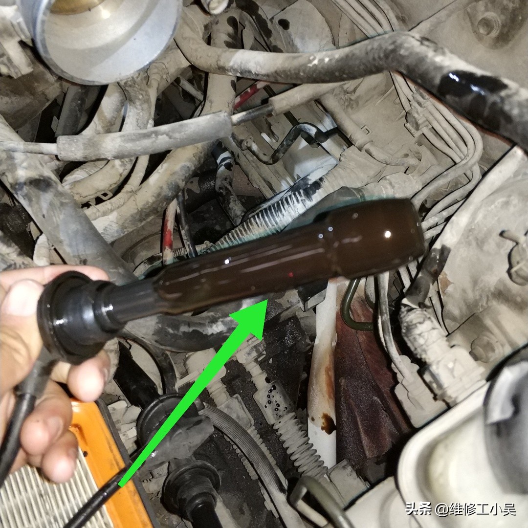 索纳塔十代底盘异响,索纳塔水泥路面底盘异响怎么回事