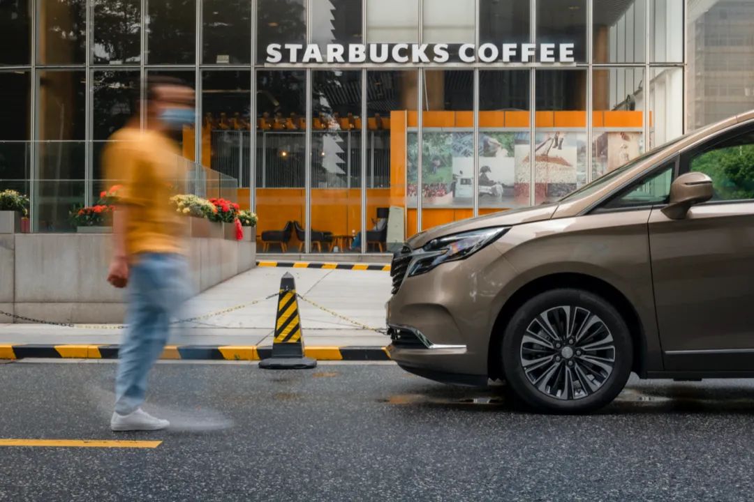 别克gl8es陆尊对比陆上公务舱,试驾gl8es陆尊