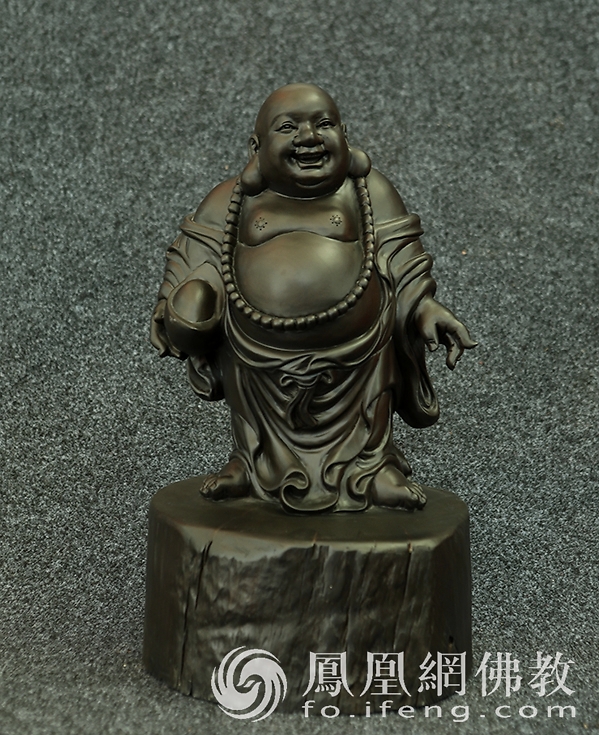 桐柏山木雕博物馆弥勒佛雕像,桐柏木雕博物馆龙的雕像