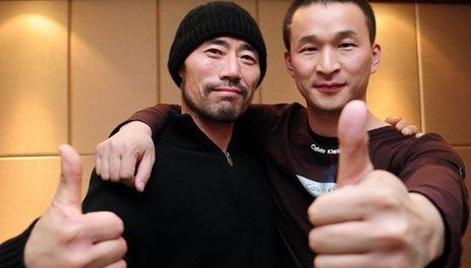 旭日阳刚的落魄，也是“草根”的无奈：昔日多风光，如今多落魄