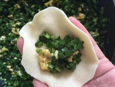 韭菜饺子馅出水太多怎样急救,韭菜饺子馅出水的做法