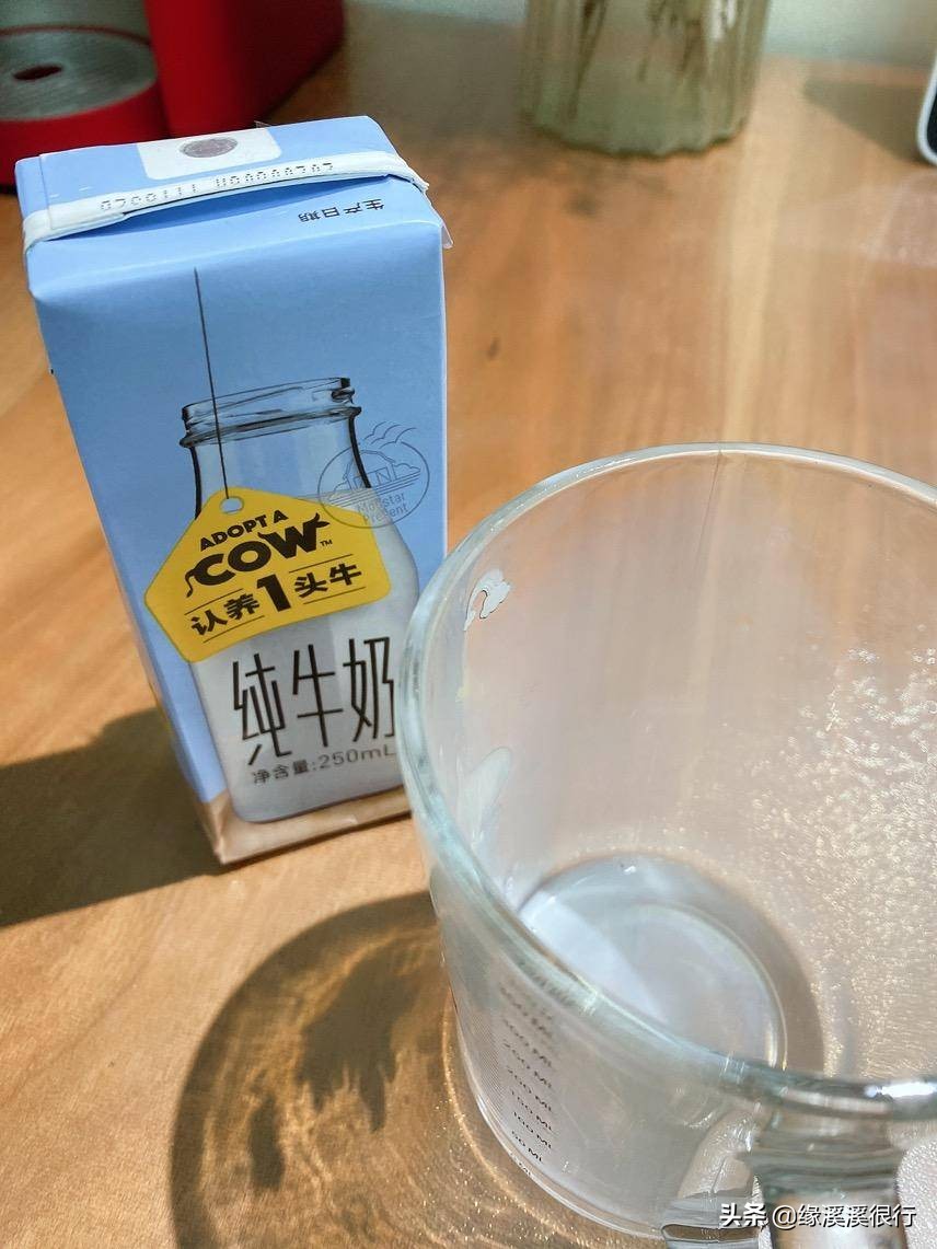 伊利金典娟姗纯牛奶冬日限定,a2纯牛奶和娟姗奶什么区别
