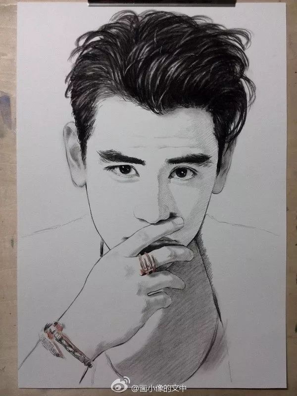 比起打印画，美院毕业的他，笔下这种彩铅水彩画才好看哭了~