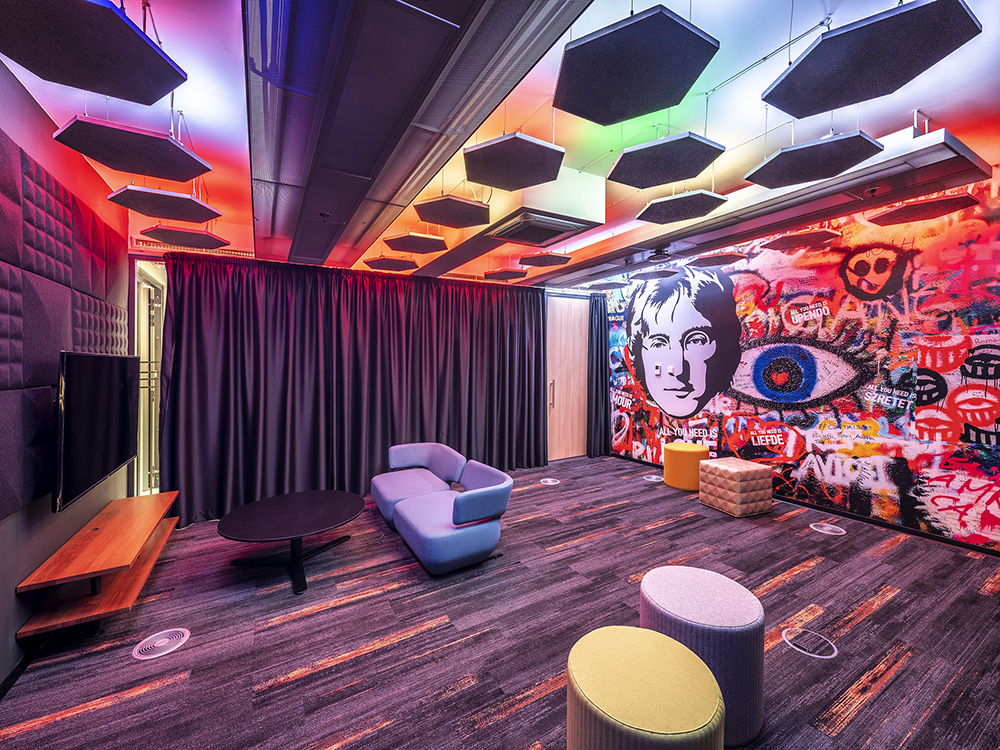 活力摩登科技公司PureStorage布拉格办公设计欣赏