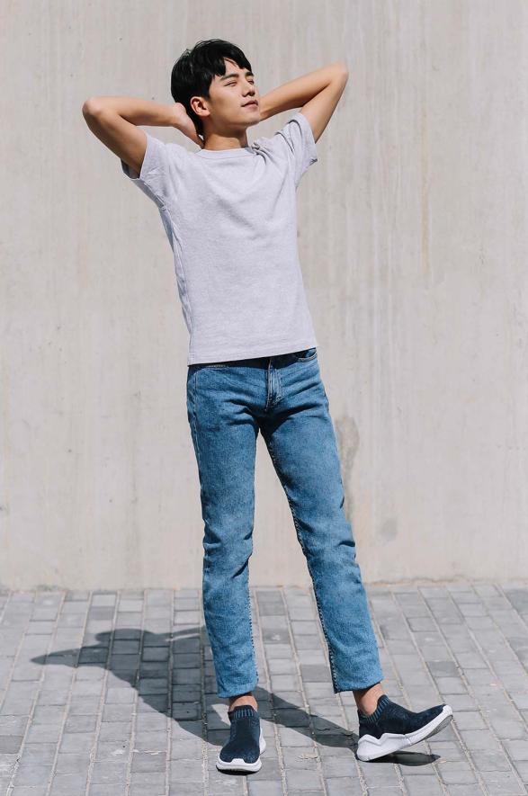 好轻、好穿、好舒服，双脚自由呼吸