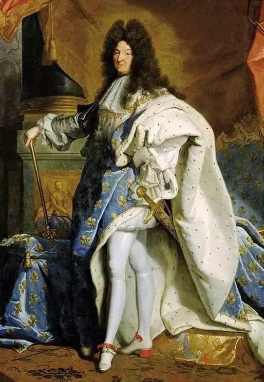 女人爱穿袜子是什么心理,女人爱穿的袜子