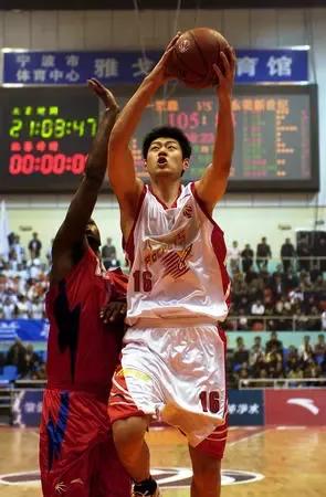 妻子去世后男子一夜白头,妻子去世老公一夜白头