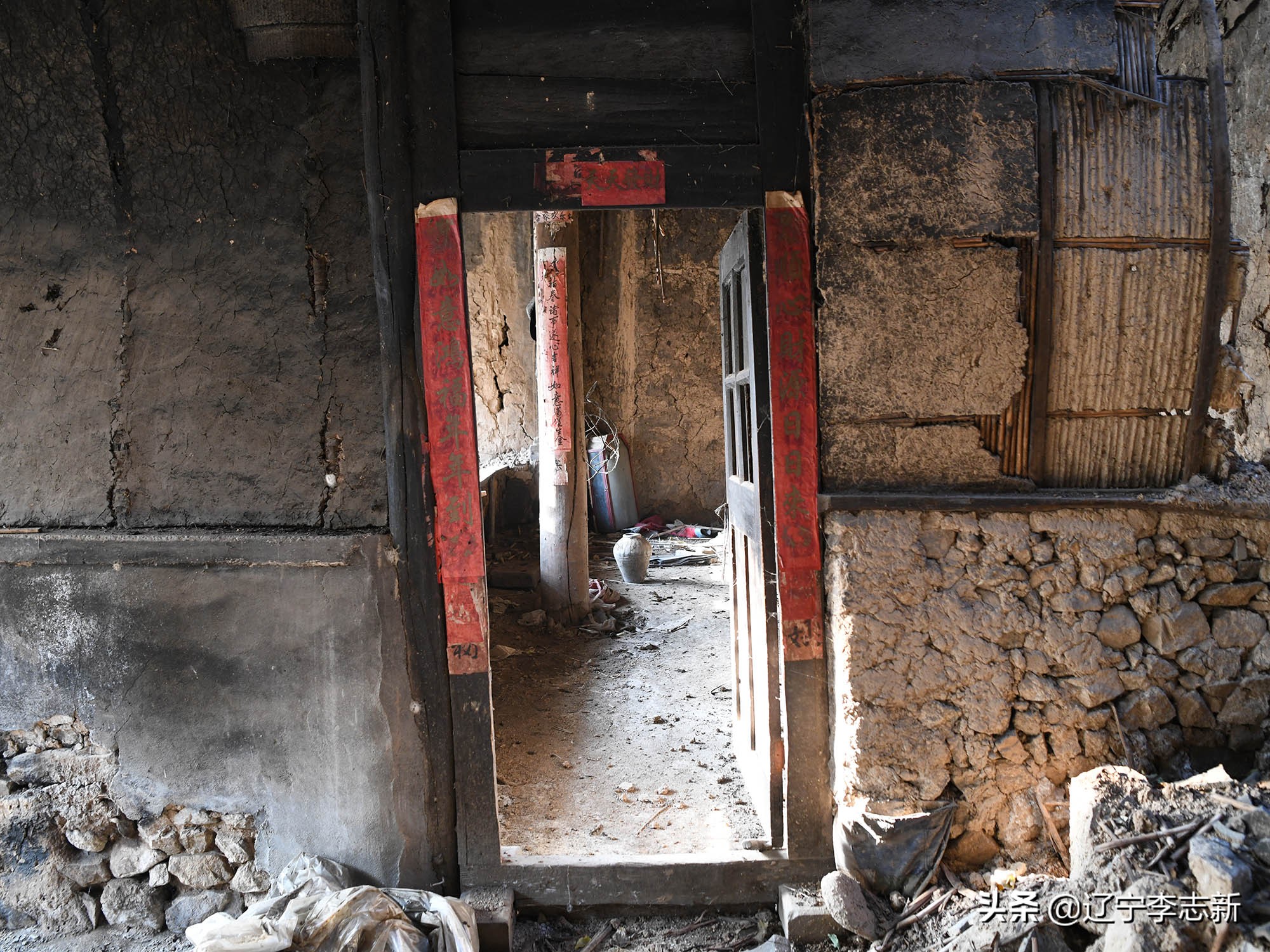 深山孤村老屋,老屋人去楼空无人居住