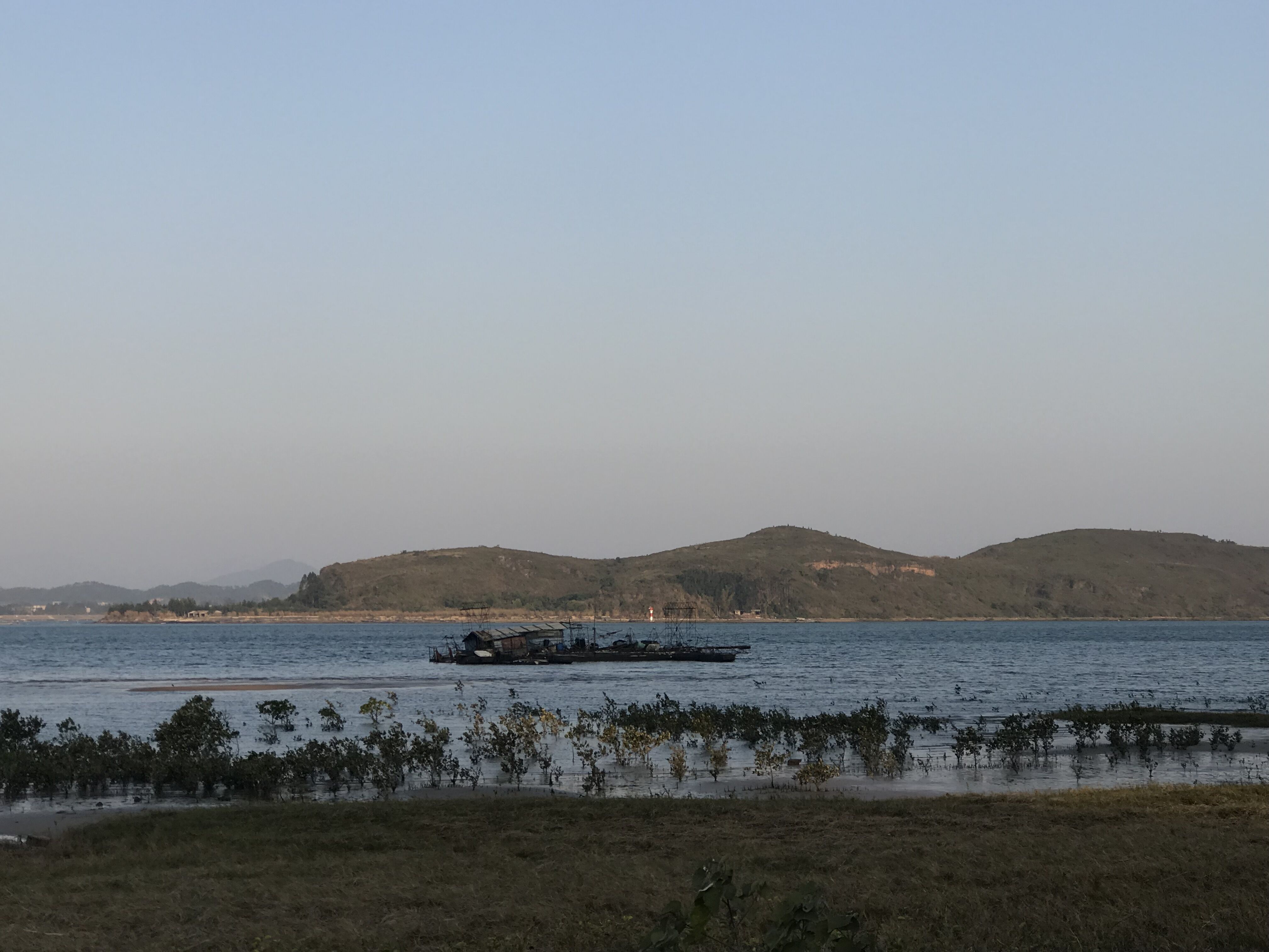 又见东兴,故地重游口岸都关闭了,不同时间不同伙伴不同心情