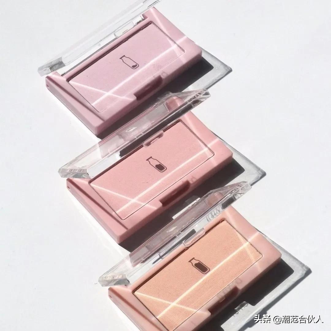 李佳琦omg这个产品也太好用了吧,李佳琦被称为美妆界的代名词