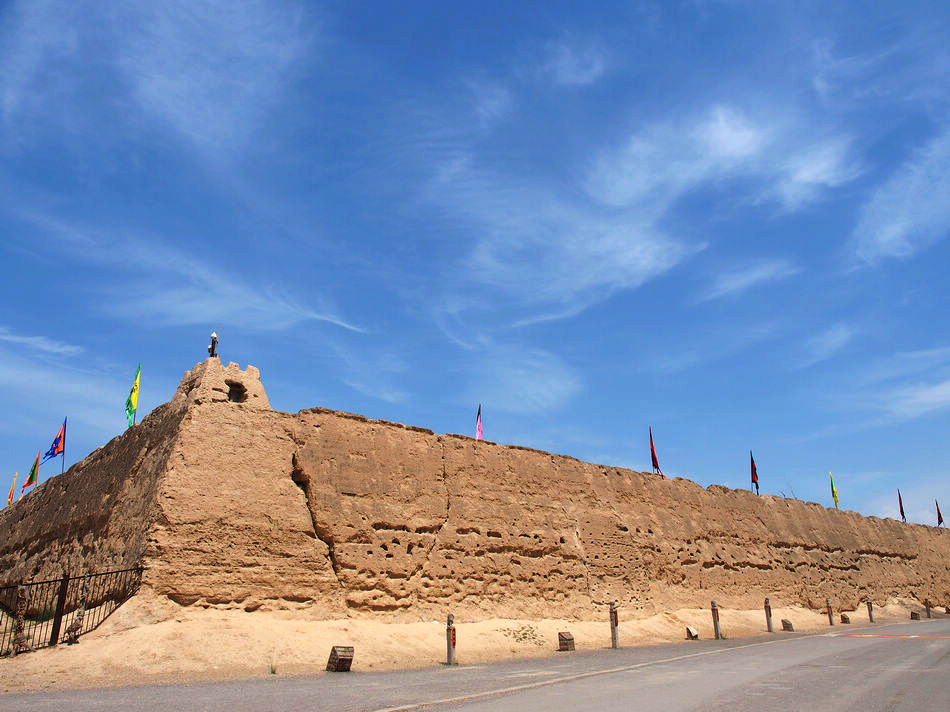 跟着星爷和老谋子的电影,去逛这座大名鼎鼎的西北影视城堡