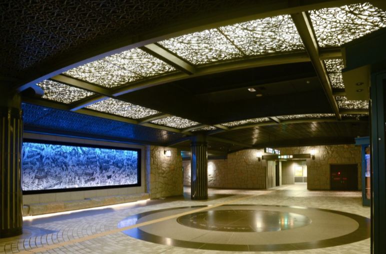 游客都去逛百货商店了,日本人自己去了这里