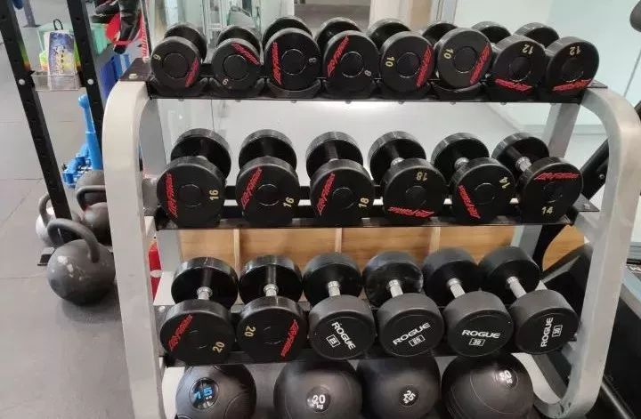 国内健身教练培训机,设备最全健身房