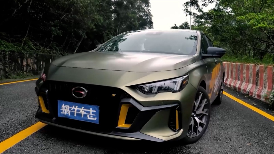 10多万出头就买这4款轿车,顶配不到10万元4款轿车性价比超高