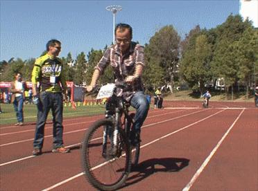 昆明弥勒人山人海,来弥勒玩人山人海