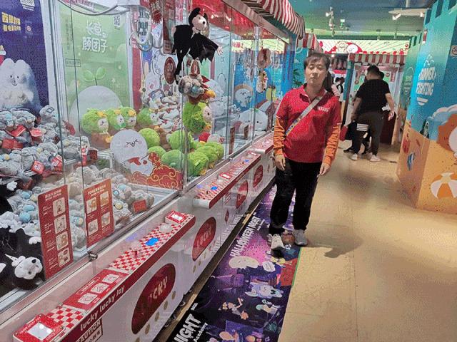 青岛抓娃娃机盈利方式和运营模式,直播抓娃娃机的盈利模式