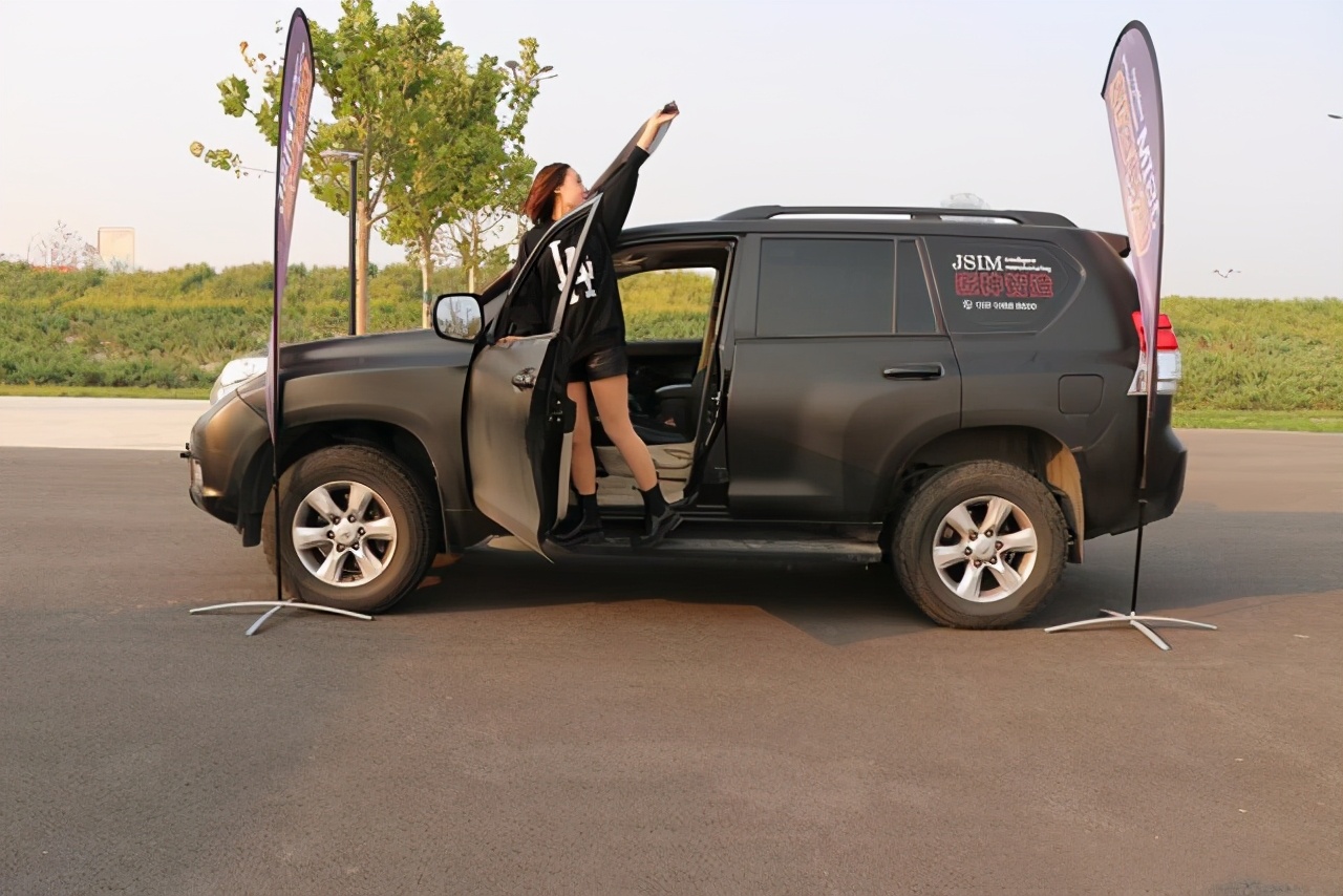 加40％的动力，普拉多2700机械增压越野性能实测，太强悍