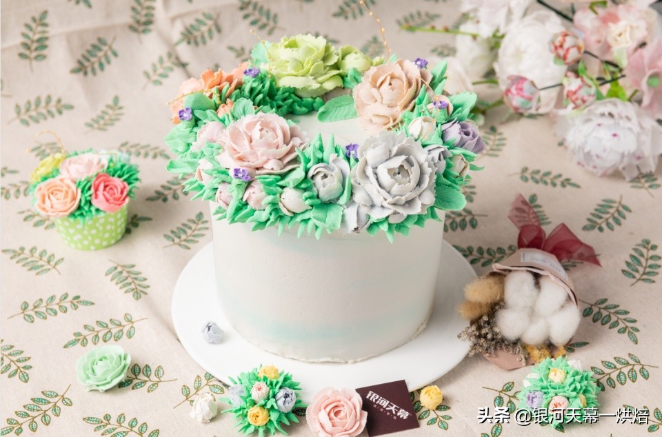 韩式蛋糕甜品培训班,银河天幕烘焙培训靠谱吗