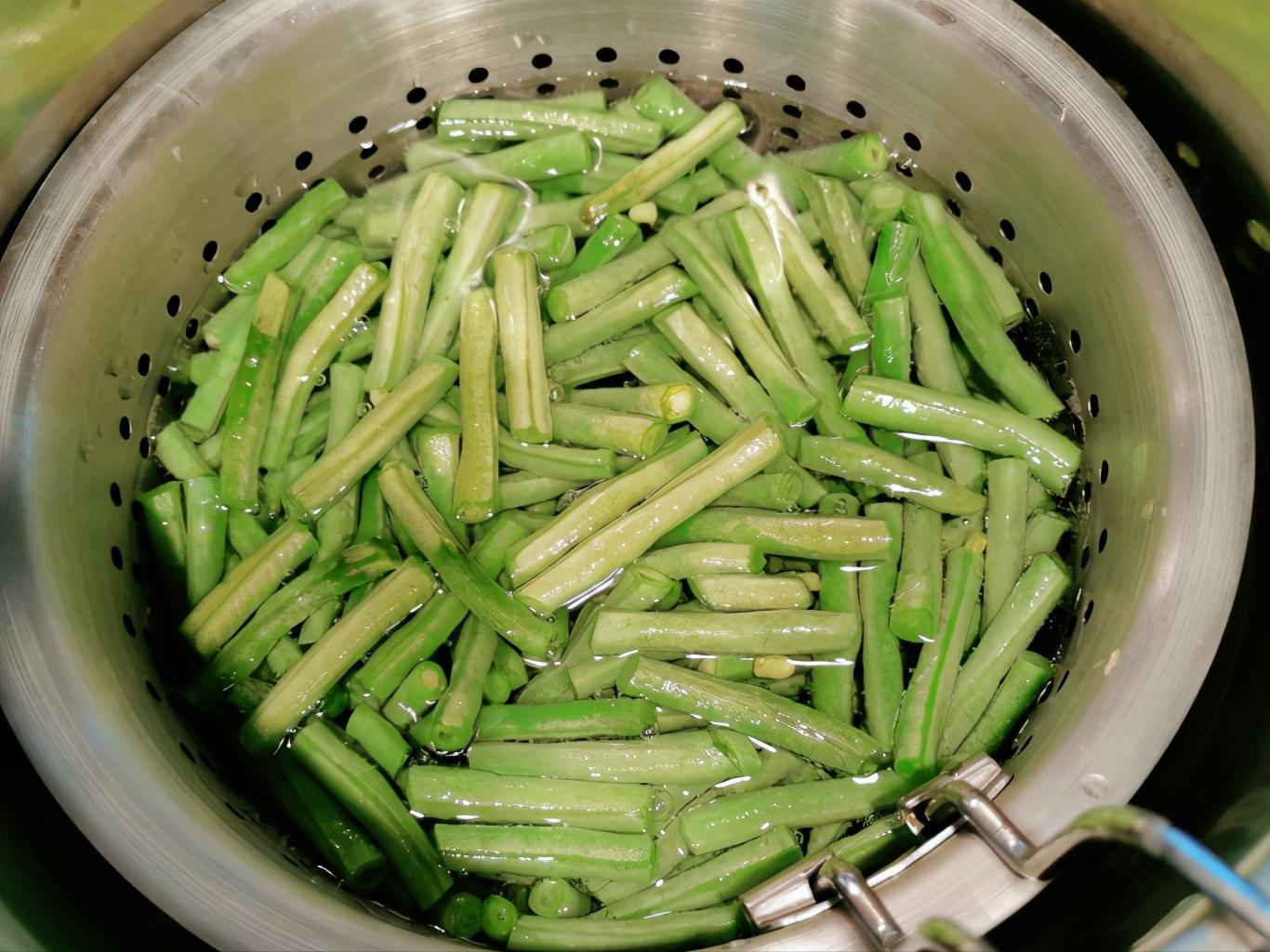 凉拌豆角怎么做豆角更绿,怎样做凉拌豆角好吃又简单的做法