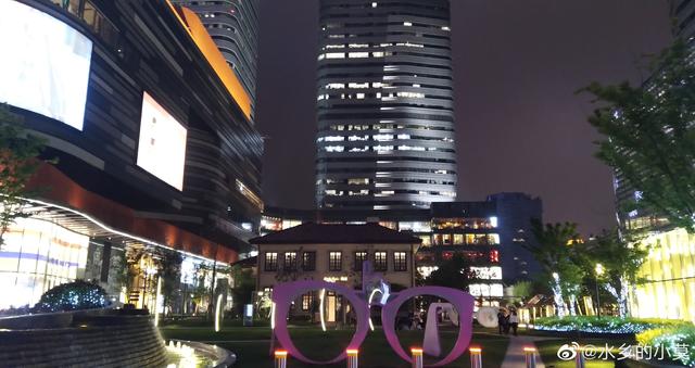 上海地铁中山公园站换乘通道,上海地铁2号线中山公园站5号出口