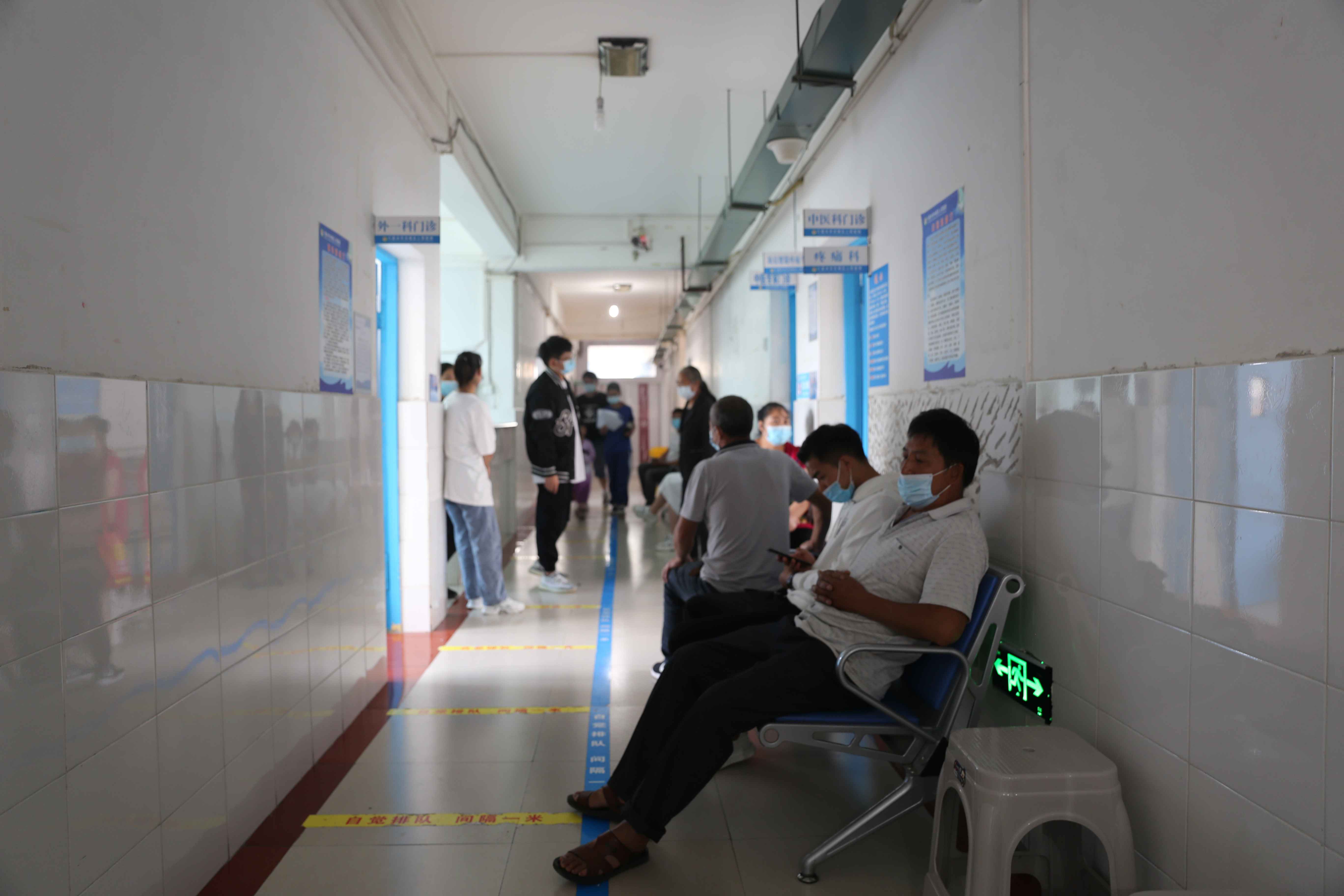 一片丹心悬壶济世妙手回春誉满杏林——记六盘水市水城区人民医院院长王双