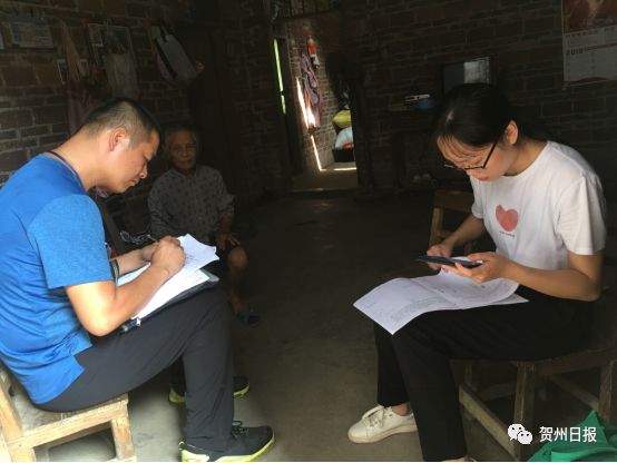 摔成中度脑震荡，醒来依然惦记着贫困户...