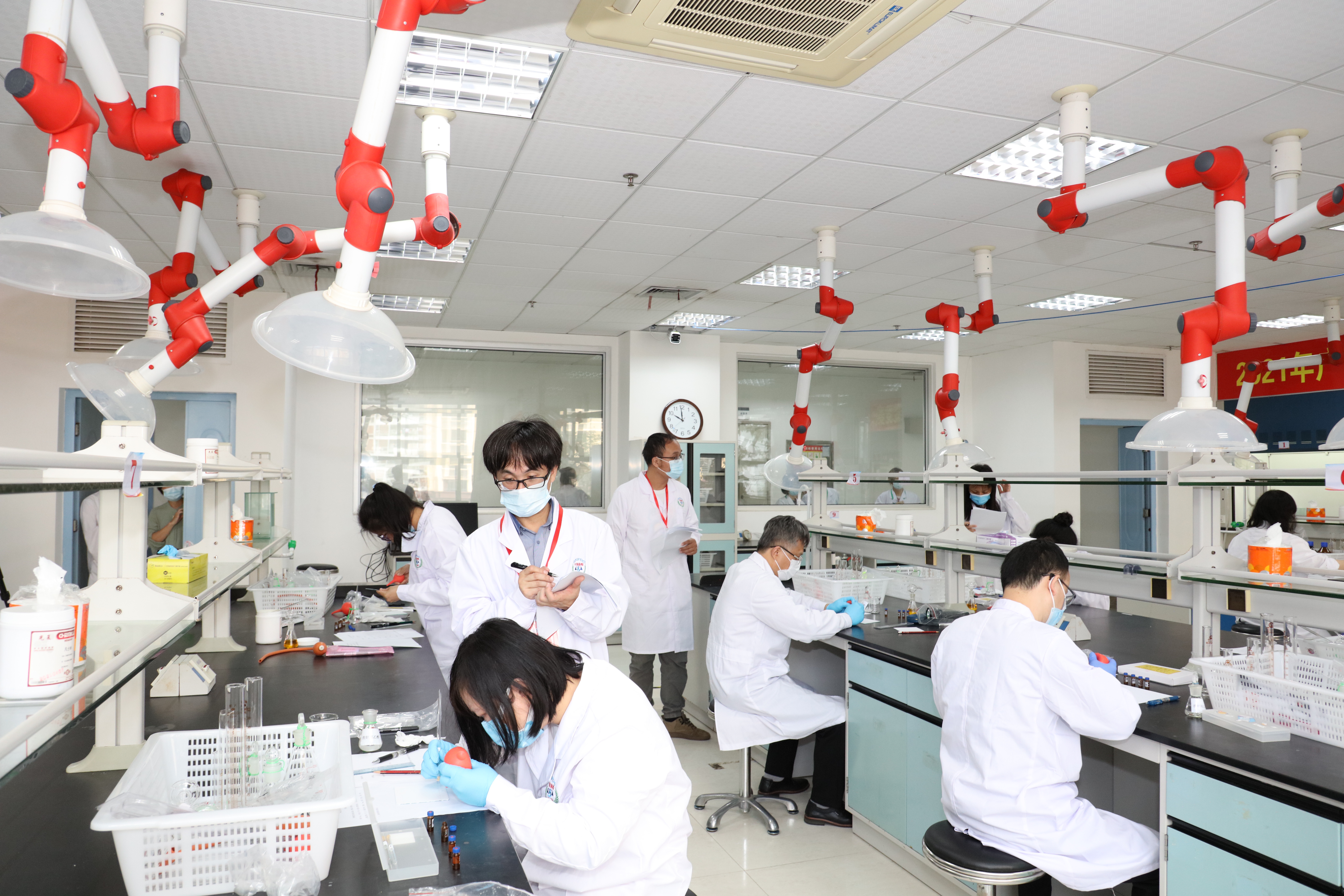 广西区直机关第六届职工岗位药品检验业务技能竞赛成功举办