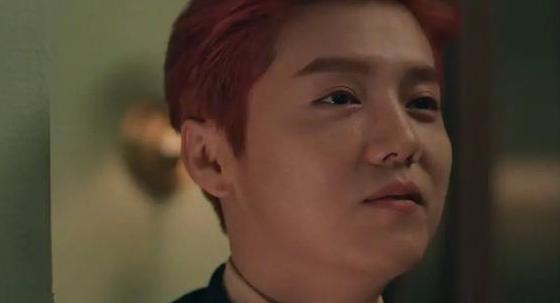 鹿晗脸部发福,鹿晗久违晒照造型梦回少年时期