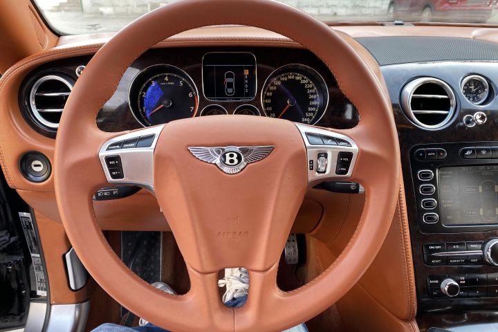 80万宾利飞驰,80万买台宾利