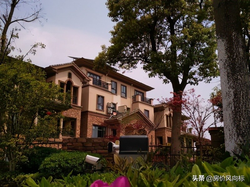 南昌市5-10年房龄，二手房挂牌价14908元，共计364个小区