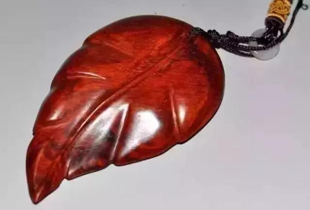 木雕兽头什么寓意,长颈鹿木雕婚礼摆件有什么寓意