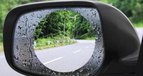 汽车后视镜雨天玻璃防水最佳方法,雨天后视镜模糊怎么处理
