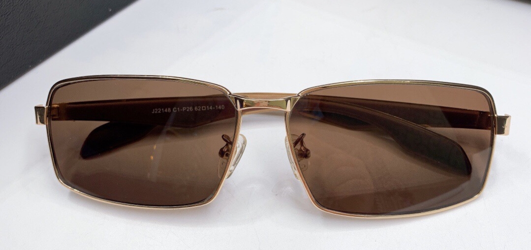 鉴别水晶石眼镜,怎样去鉴别一个真正的水晶眼镜