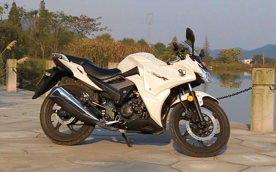 仿赛最有气质的车型,4万预算买什么车仿赛