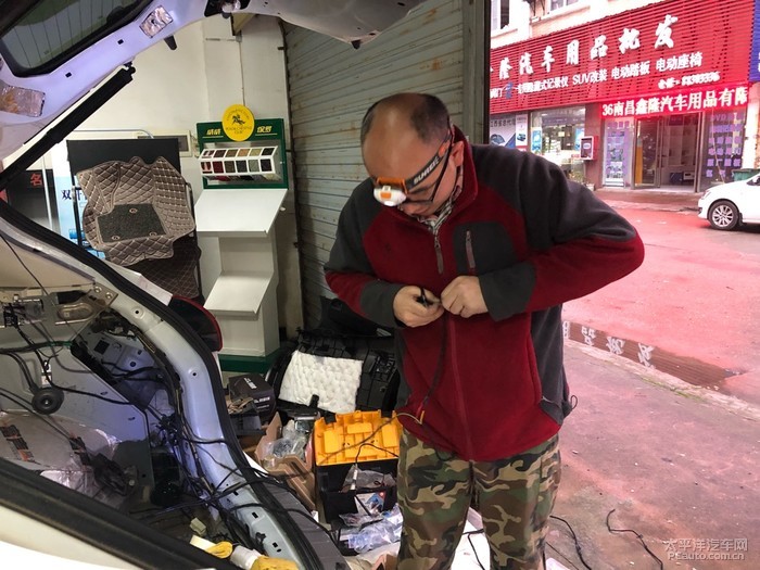 满意的静音电动尾门-门博士产品装车