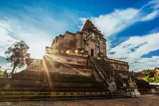 护照免签落地签国家和地区一览表,免签的国家落地签