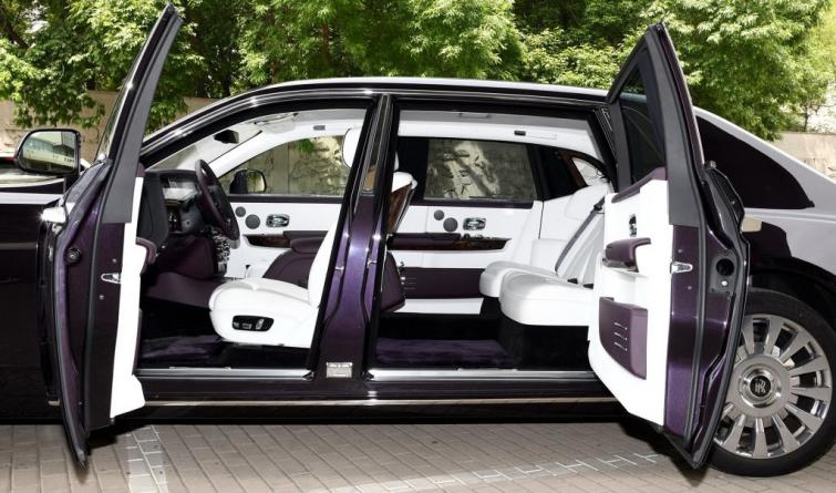 汽车的车门,汽车的车门怎么能打开