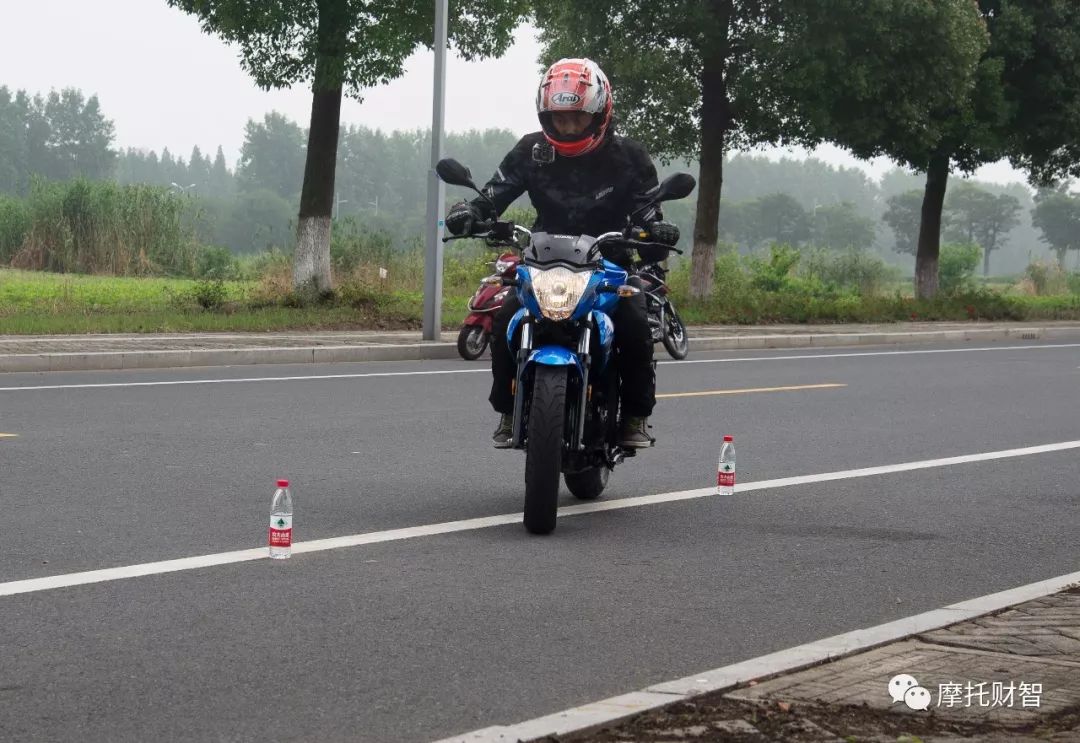 铃木155街车极客飒优缺点,铃木极客飒155nk和dl250加速