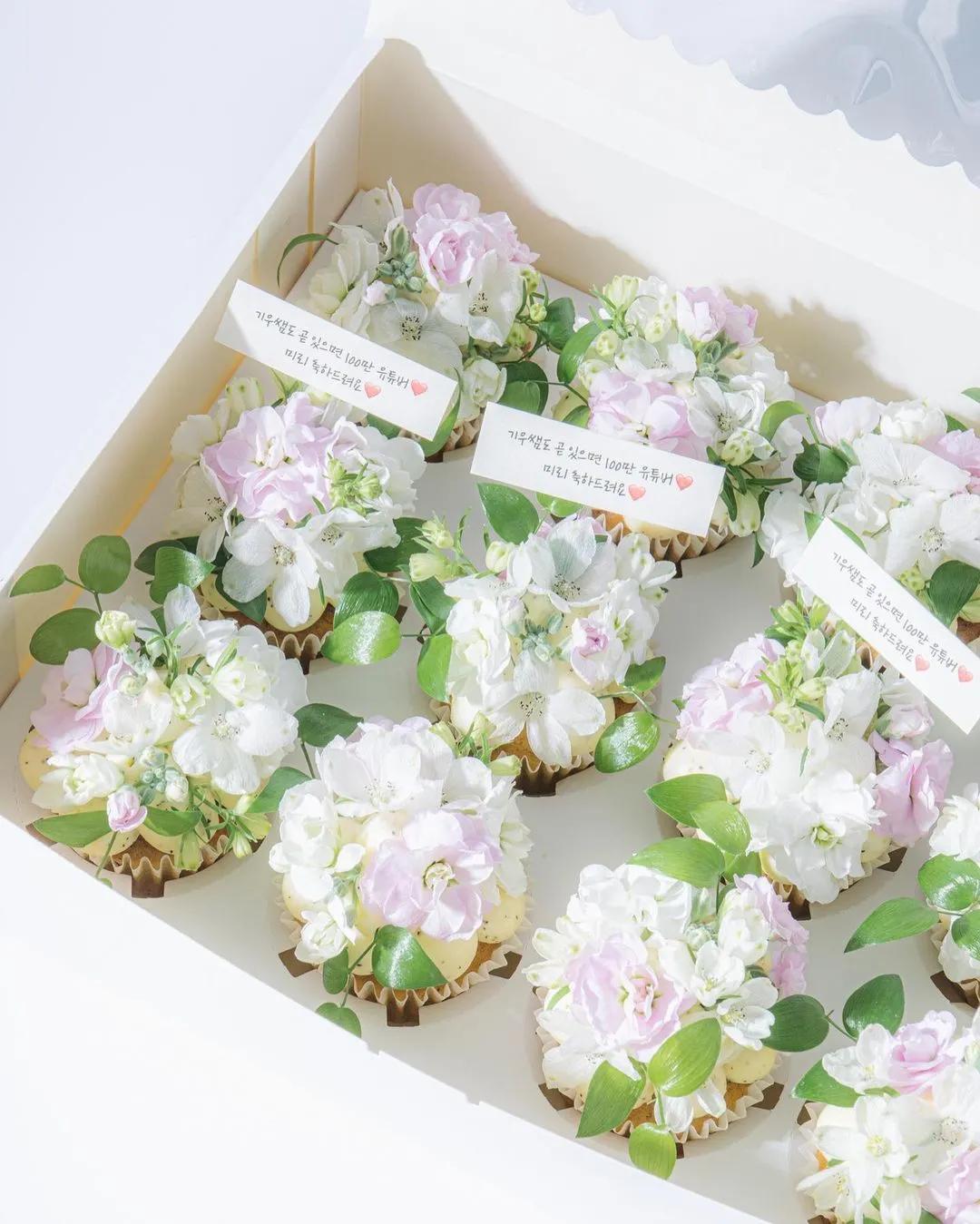 简单款式的母亲节蛋糕图片,六种不同口味母亲节蛋糕