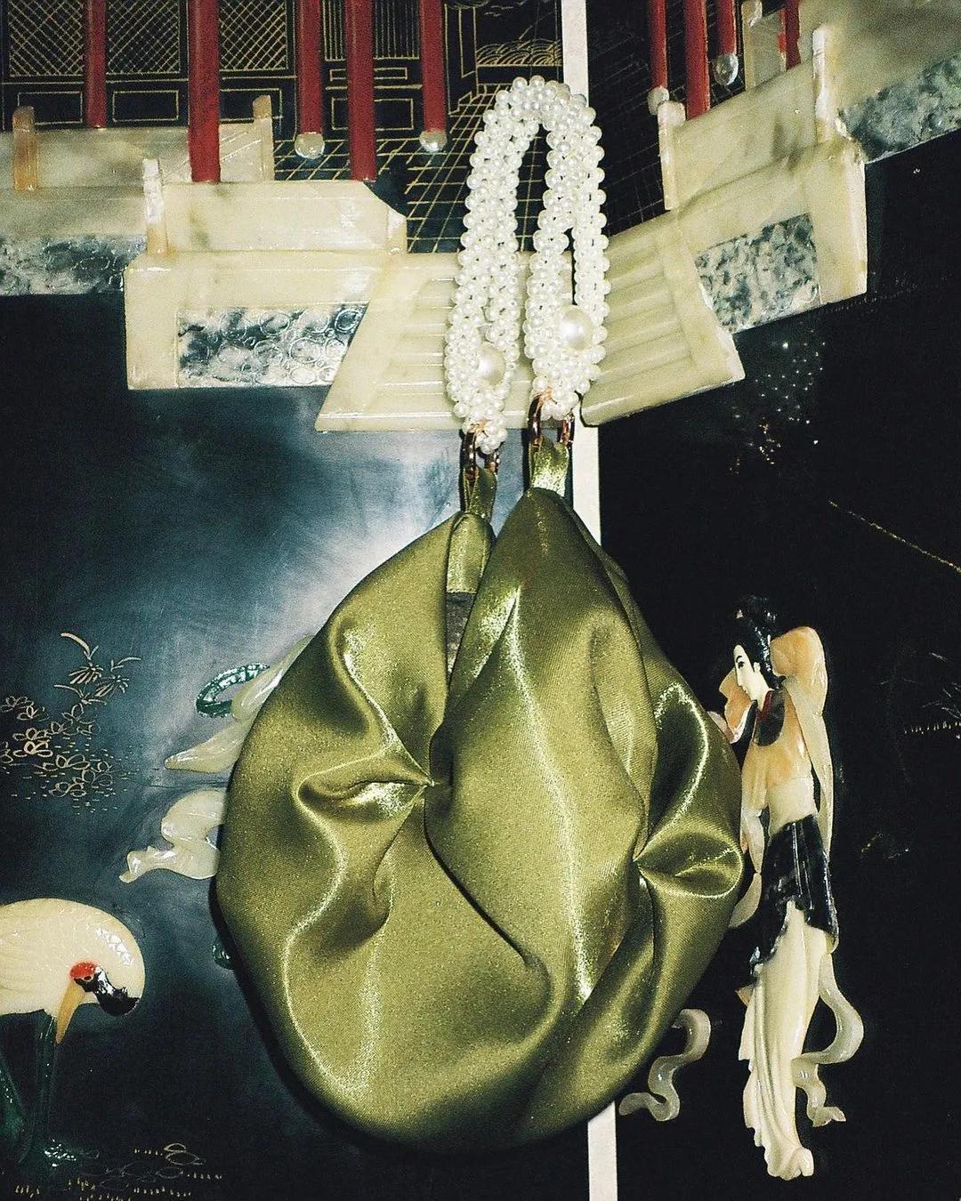 除了优雅贵气,珍珠还能休闲、叛逆、又嘻哈?