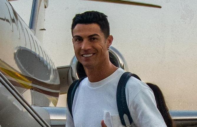 c罗第一次穿曼联7号上场,c罗12年重披曼联7号