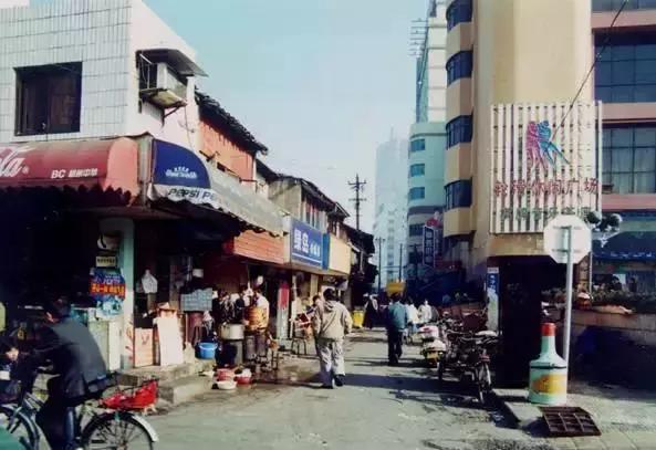 天一广场附近的老街,天一广场20年前