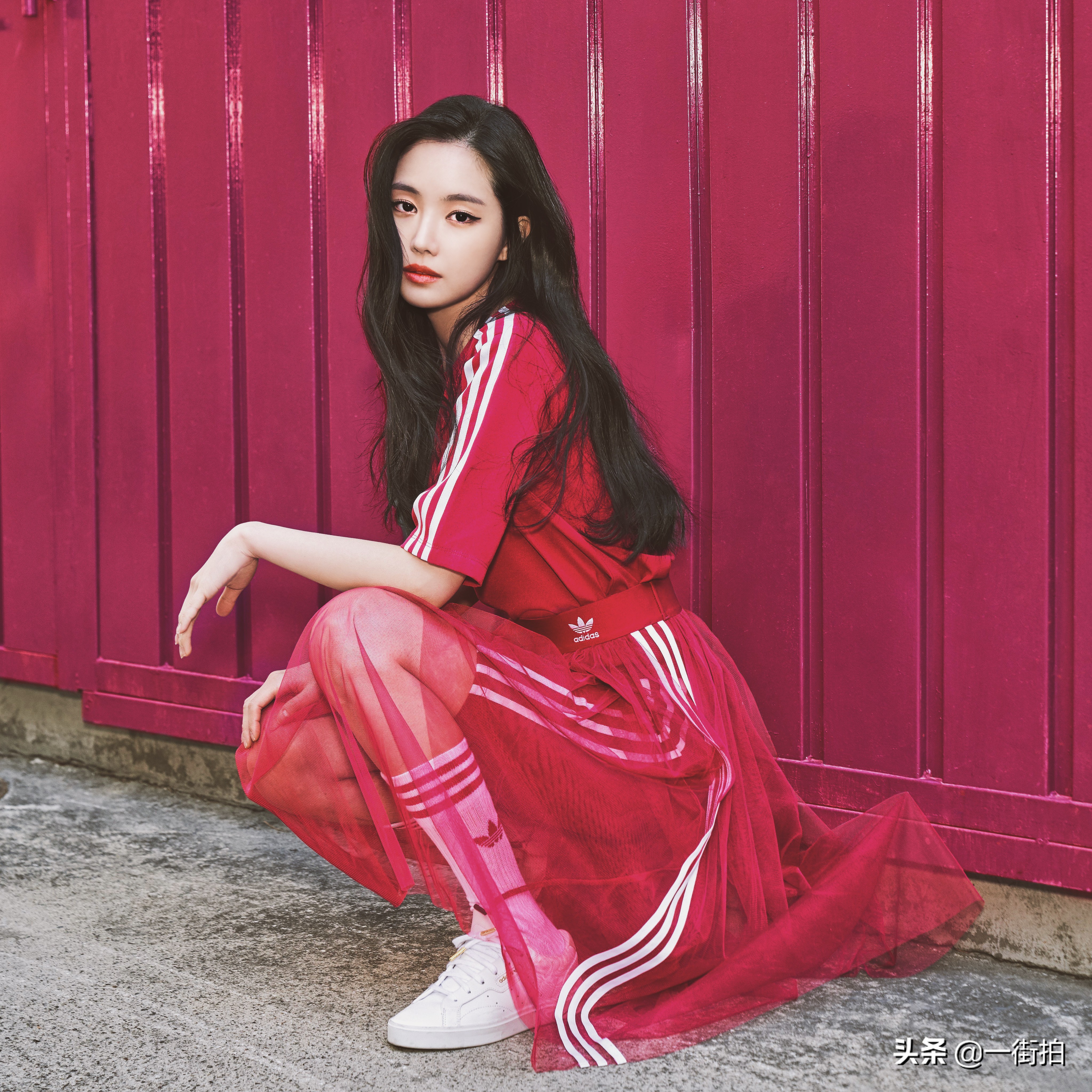 孙娜恩西装短裤,孙娜恩私服穿搭